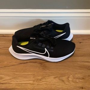 New ! Nike Air Zoom Pegasus 38 Men’s 10